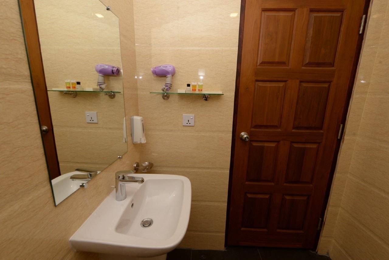 Min Nandar Garden Hotel Thanlyin Exterior photo